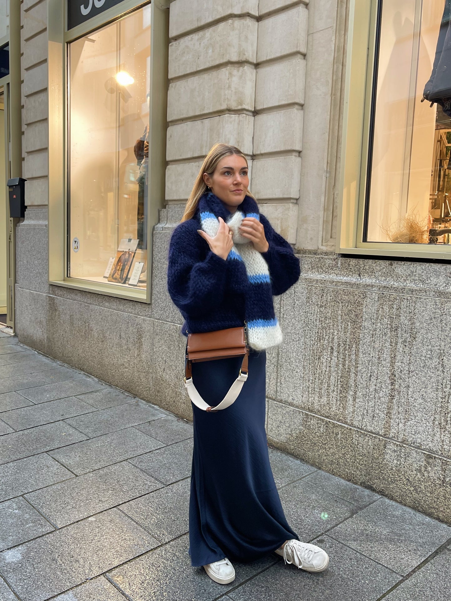 LOU SCARF - ecru & blue